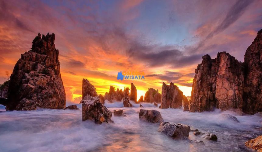 Asal-Usul Nama dan Daya Tarik Utama Pantai Gigi Hiu