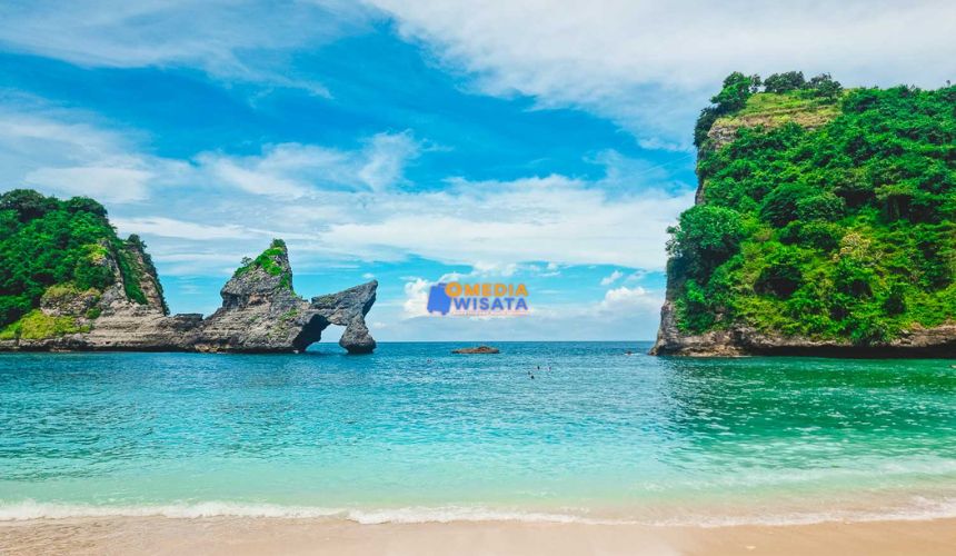 Atuh Beach