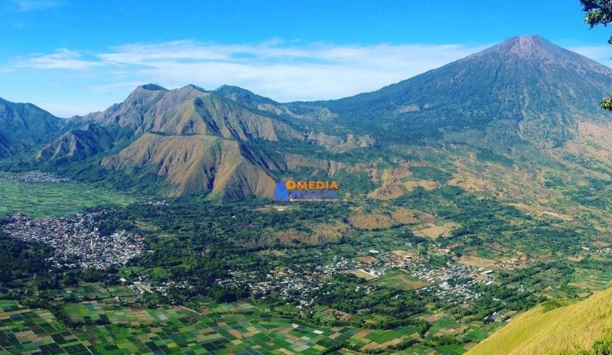 Bukit Pergasingan – Surga Pecinta Sunrise dan Hiking