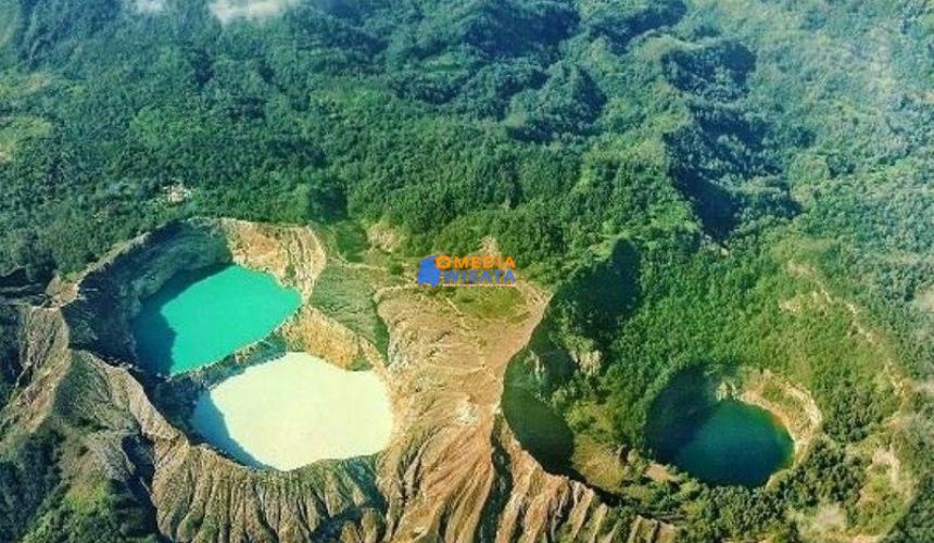 Danau Kelimutu
