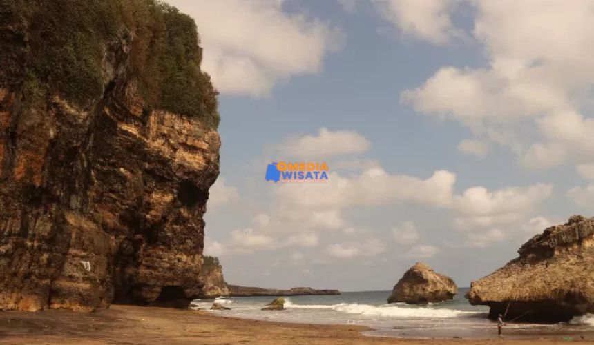 Daya Tarik Utama Pantai Jebring