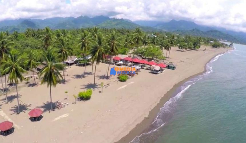 Daya Tarik Utama Pantai Lombang