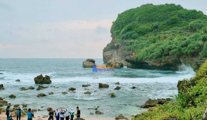 Daya Tarik Utama Pantai Sembukan
