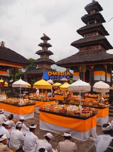 Daya Tarik Utama Pura Watu Klotok