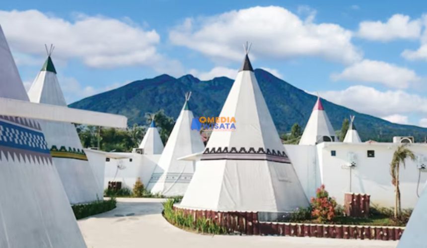 Highland Park Resort – Glamping Mewah dengan Pemandangan Gunung