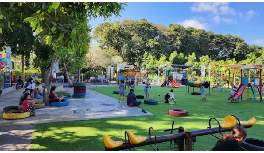 Lapangan Puputan – Tempat Nongkrong Favorit Warga Lokal