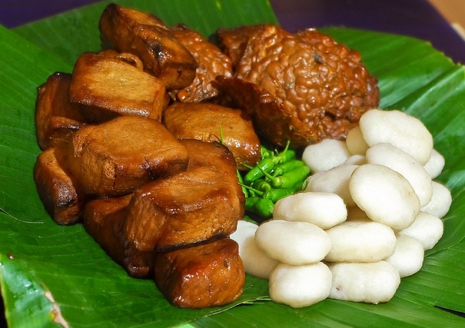 Makanan Khas Jogja- Jadah Tempe