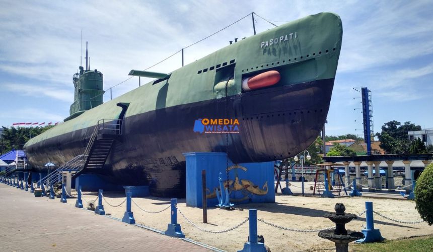 Monumen Kapal Selam