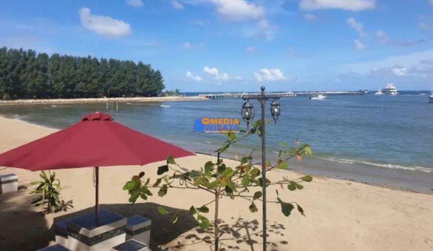 Pantai Mertasari – Tempat Sunset Romantis