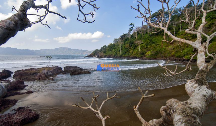 Pantai Rajegwesi