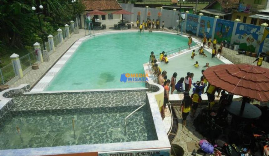 Pemandian Air Panas Tirta Husada 