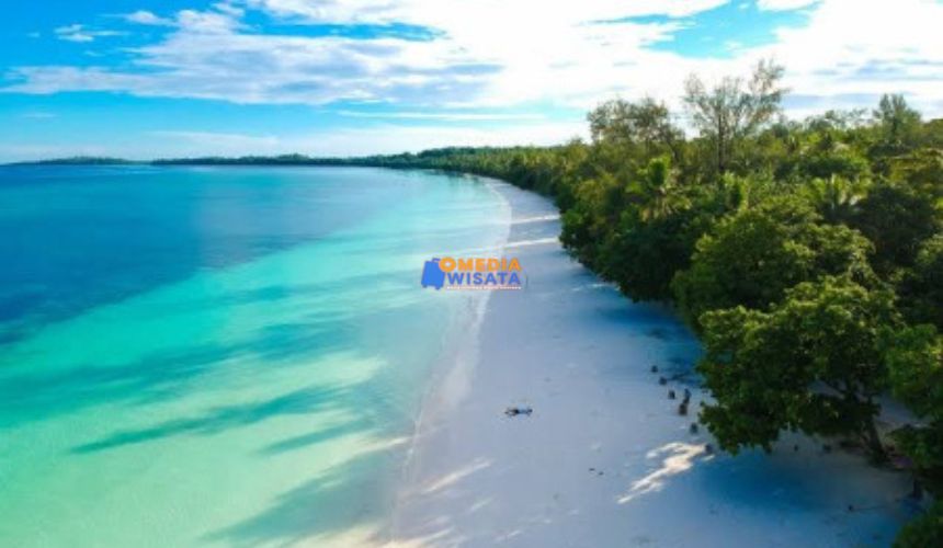Pesona Eksotis Pantai Pasir Panjang