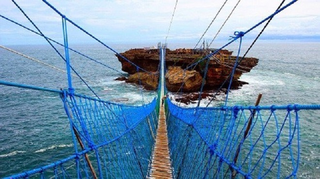 Tempat Wisata Alam di Jogja-Jembatan Gantung Pantai Timang