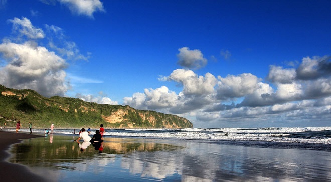 Tempat Wisata Terbaru di Bantul-Pantai Parangtritis