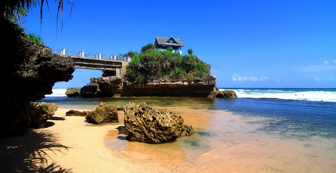 Wisata Pantai di Jogja - Pantai Krakal